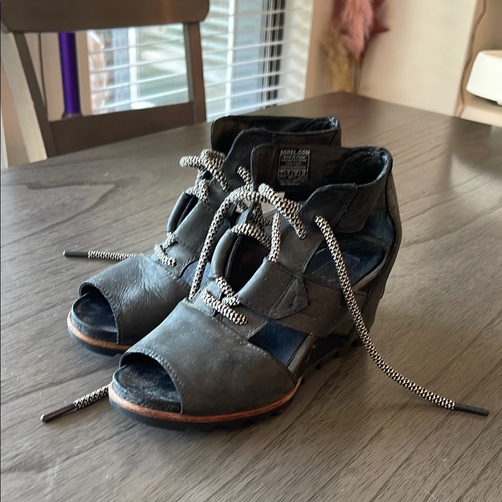 Sorel Joanie Lace Up Wedge Sandal| Size 7 Black